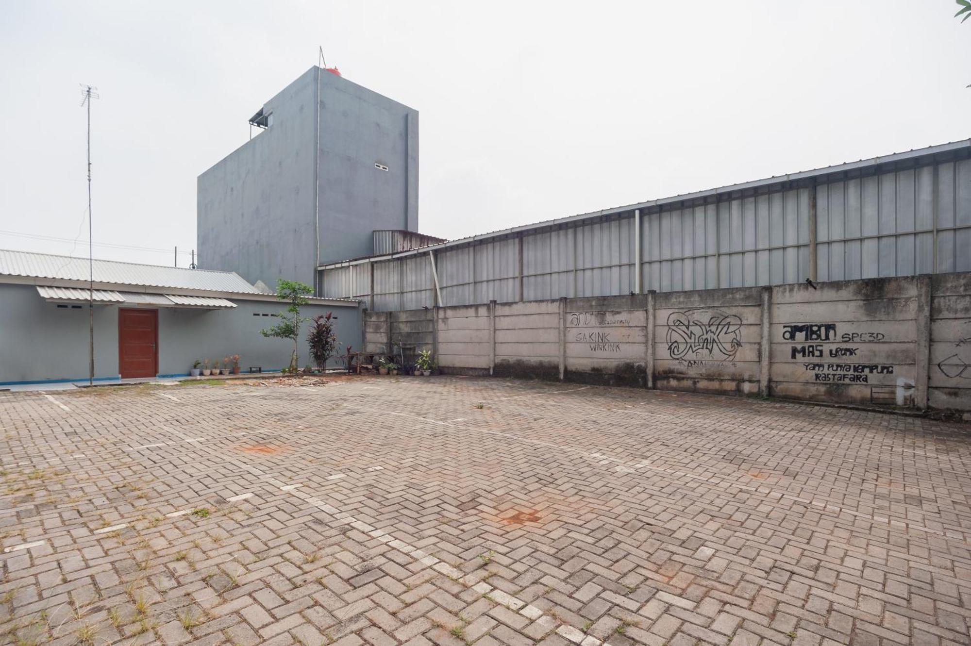 Reddoorz Syariah Near Jatisampurna Hospital Hotell Bekasi Exteriör bild