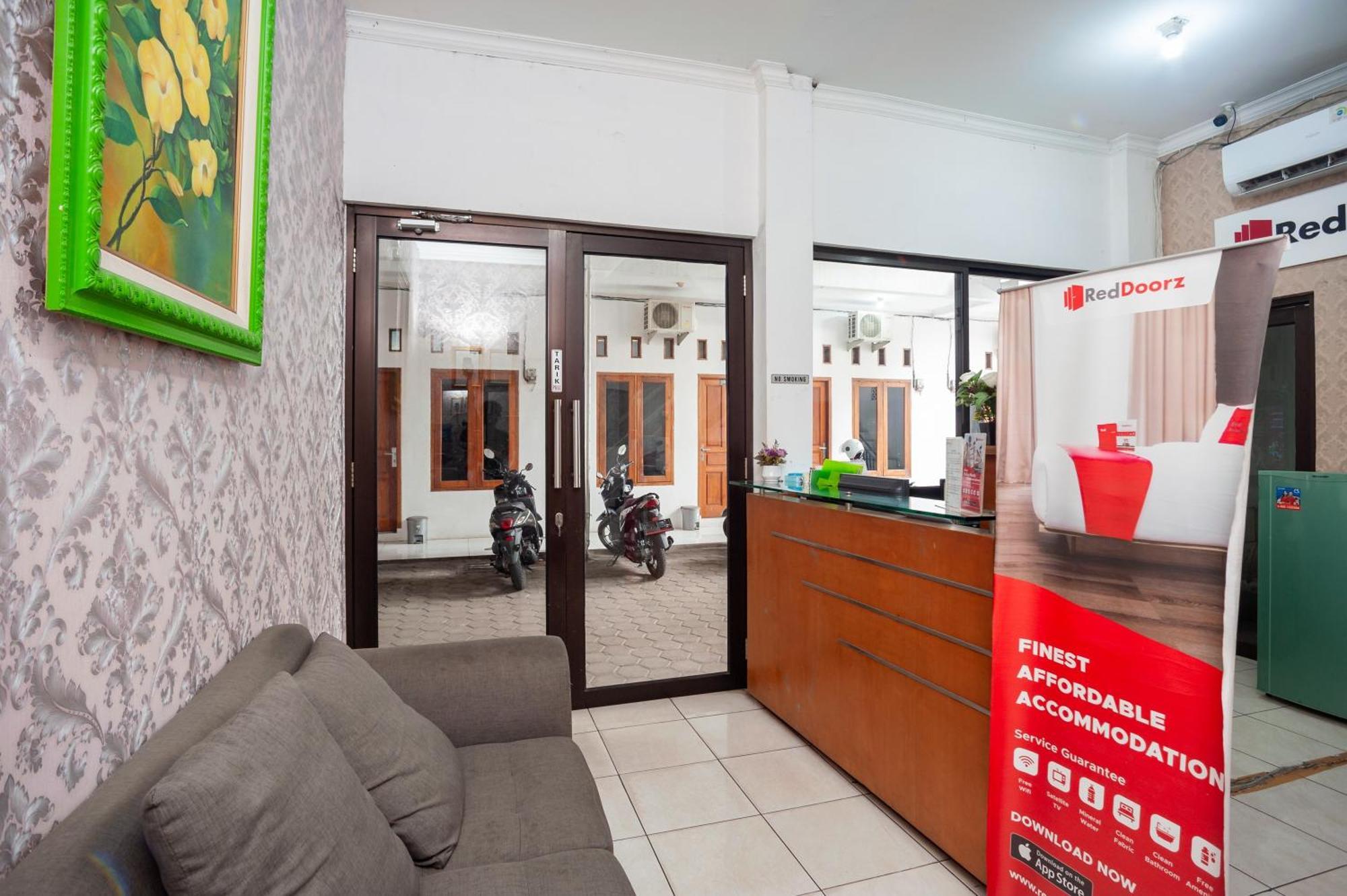 Reddoorz Syariah Near Jatisampurna Hospital Hotell Bekasi Exteriör bild